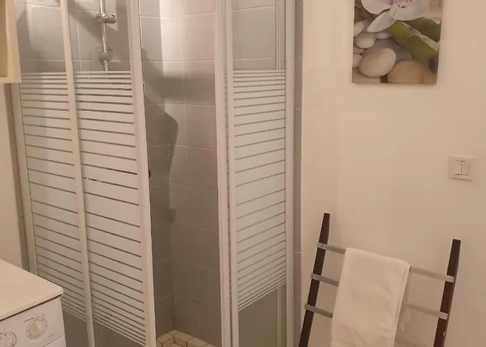 Rez De Jardin Climatise - 2 Min - Piscine * Lecci