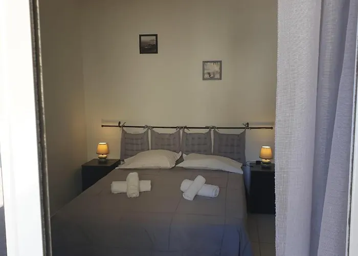 Rez De Jardin Climatise - 2 Min - Piscine Hébergement de vacances
