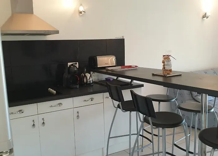 Rez De Jardin Climatise - 2 Min - Piscine * Lecci
